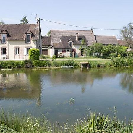 Hotel Holistica Saint-Fargeau  Esterno foto