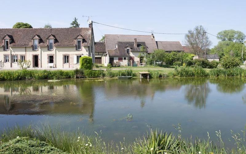 Hotel Holistica Saint-Fargeau  Esterno foto